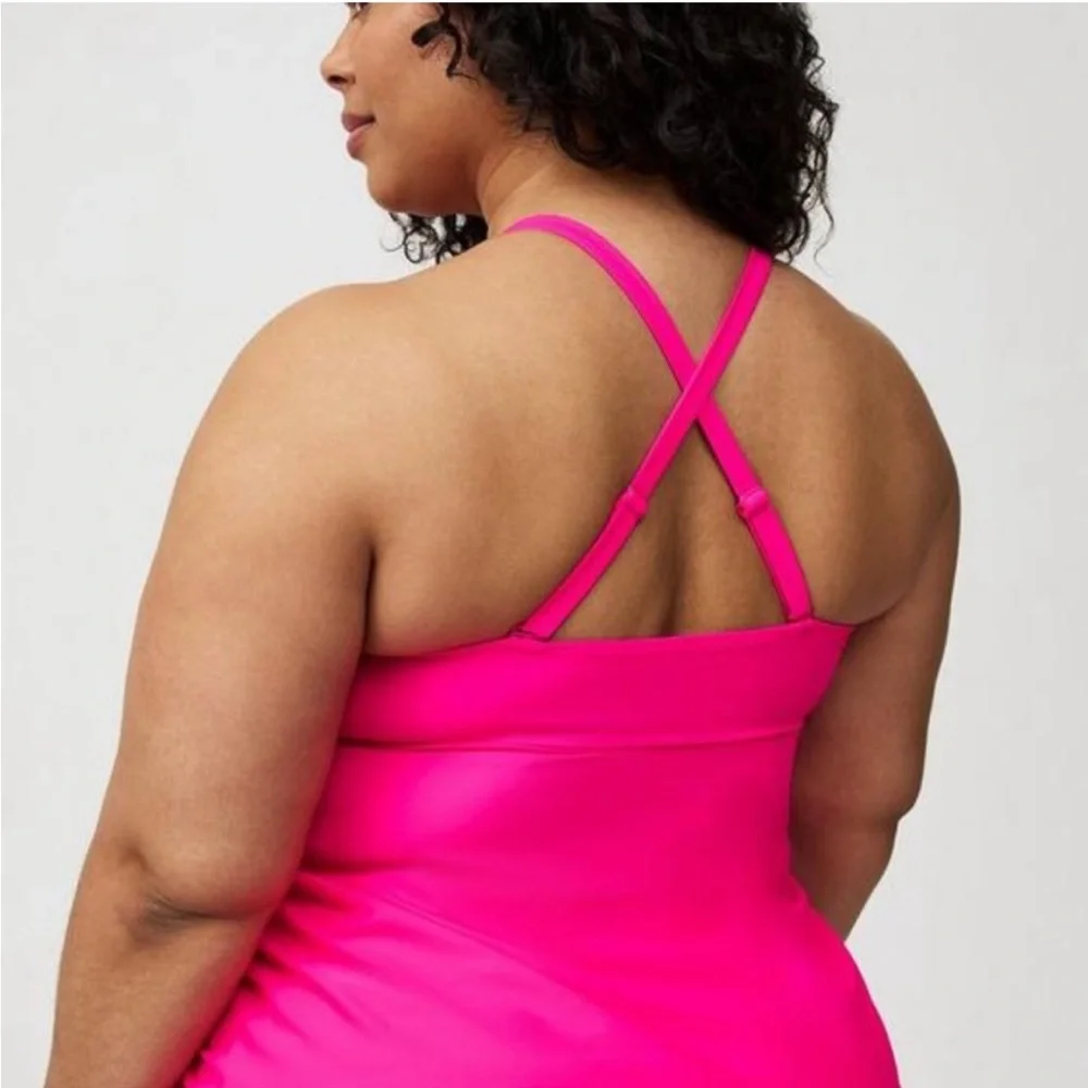 TORRID Bright Pink Cross-Back Ruched Tankini Top size 2 (2X, 18/20) NWT